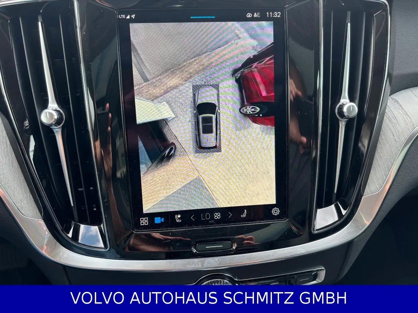 Volvo V60 Plus Dark T6  AWD AHK Panorama 360Grad BLIS Zwart - 2