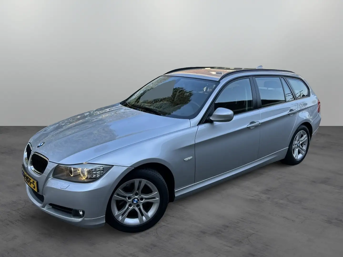 BMW 318 3-serie Touring 318i Lux. Line Leder, Navi, PDC, T Grijs - 2