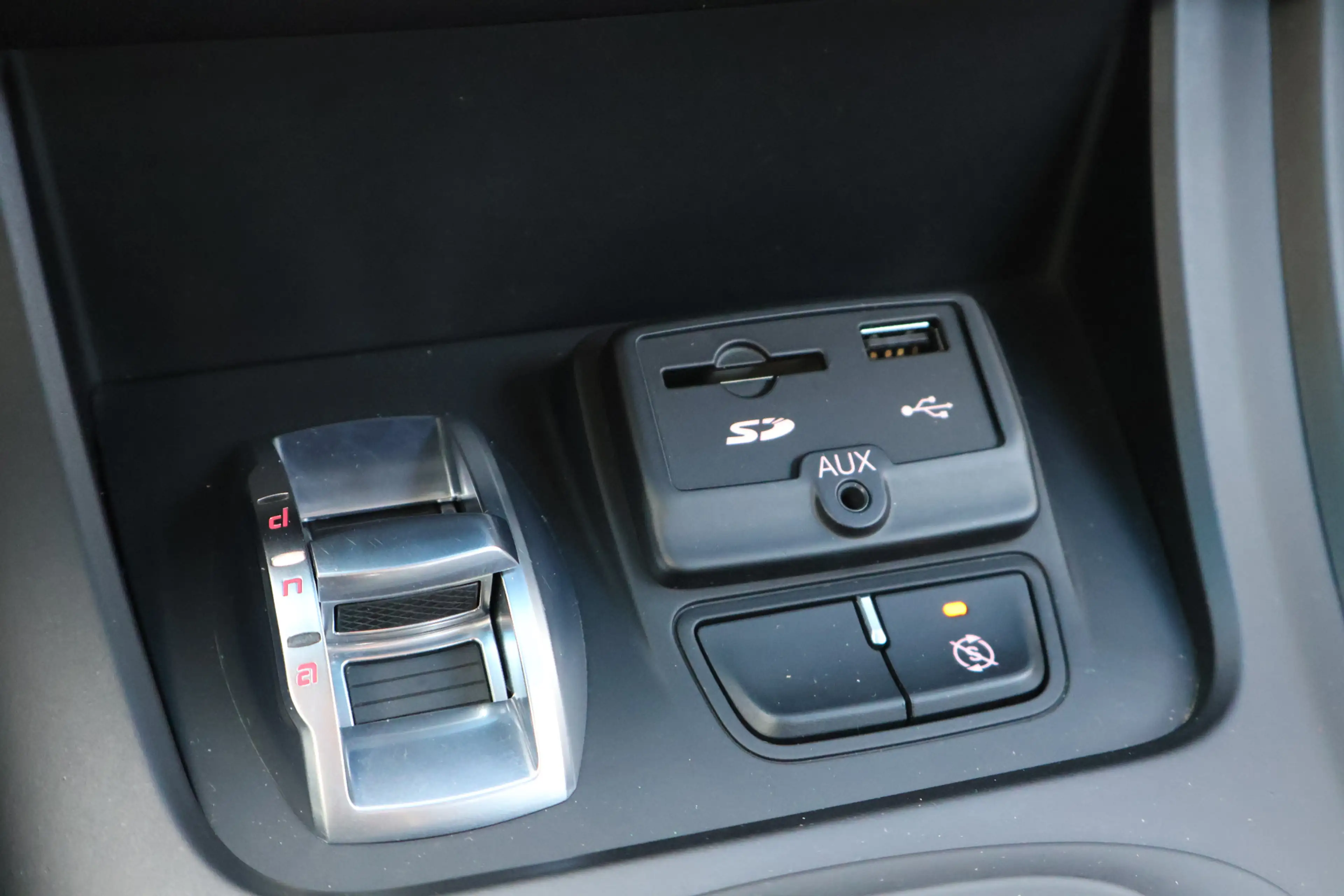 Alfa Romeo Giulietta 1.6 JTDm Super Automaat | Origineel NL | Navigatie — photo 14