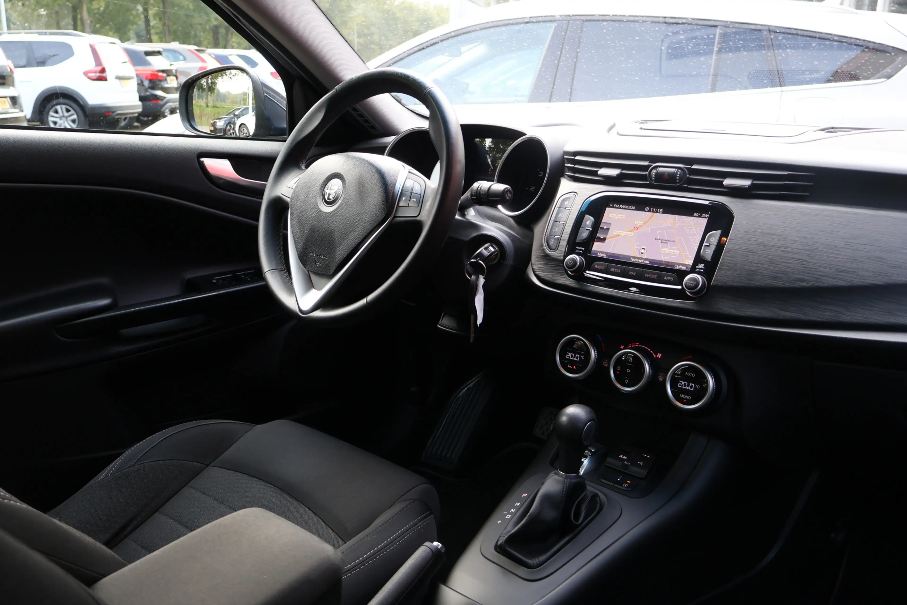 Alfa Romeo Giulietta 1.6 JTDm Super Automaat | Origineel NL | Navigatie — photo 9