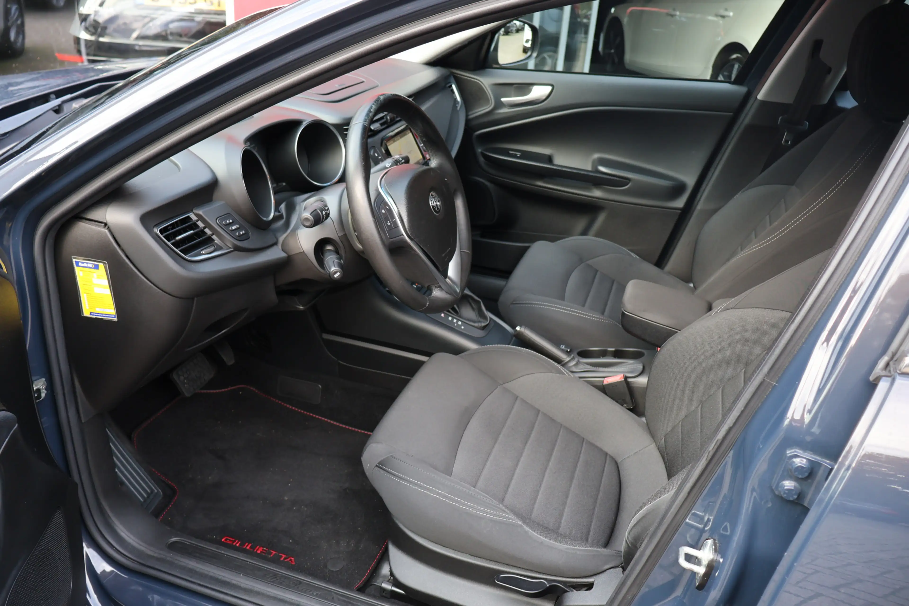 Alfa Romeo Giulietta 1.6 JTDm Super Automaat | Origineel NL | Navigatie — photo 7
