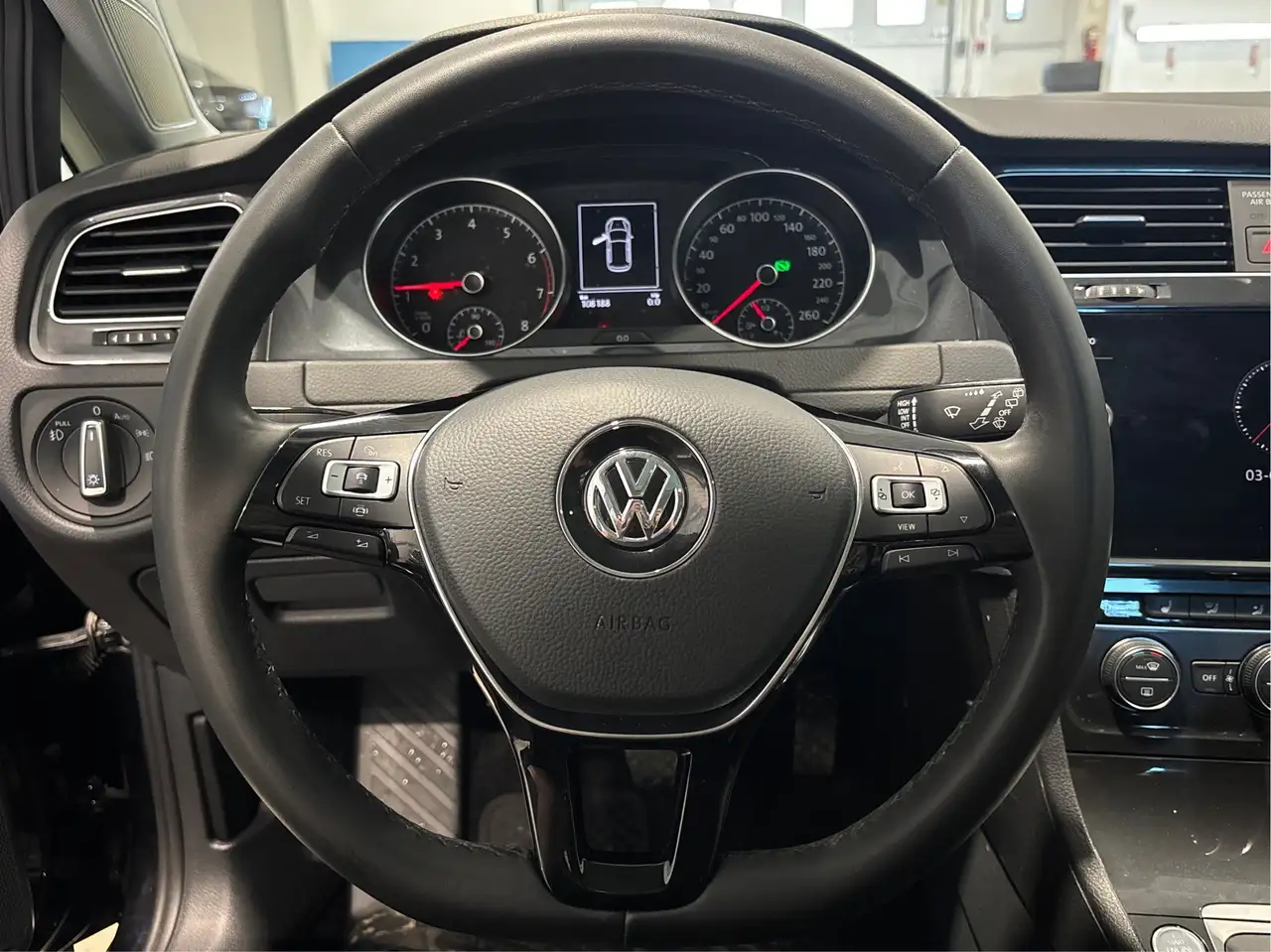 Volkswagen Golf снимка Volkswagen Golf