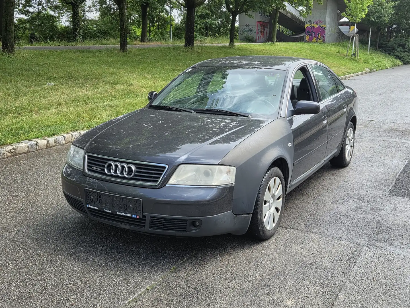 Audi A6 2,8 V6 Quattro - 1