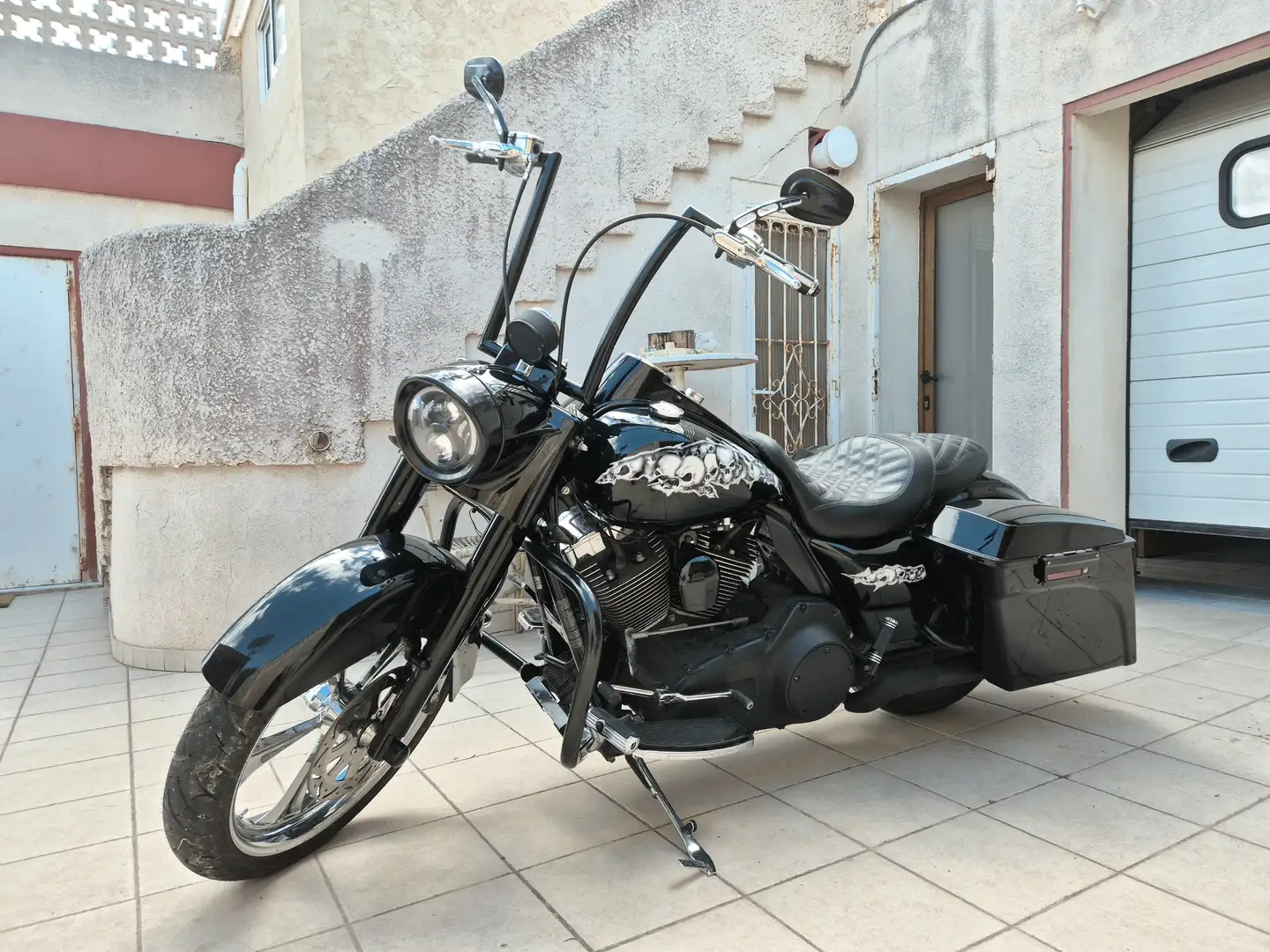 Harley-Davidson Road King FLHP Negro - 1
