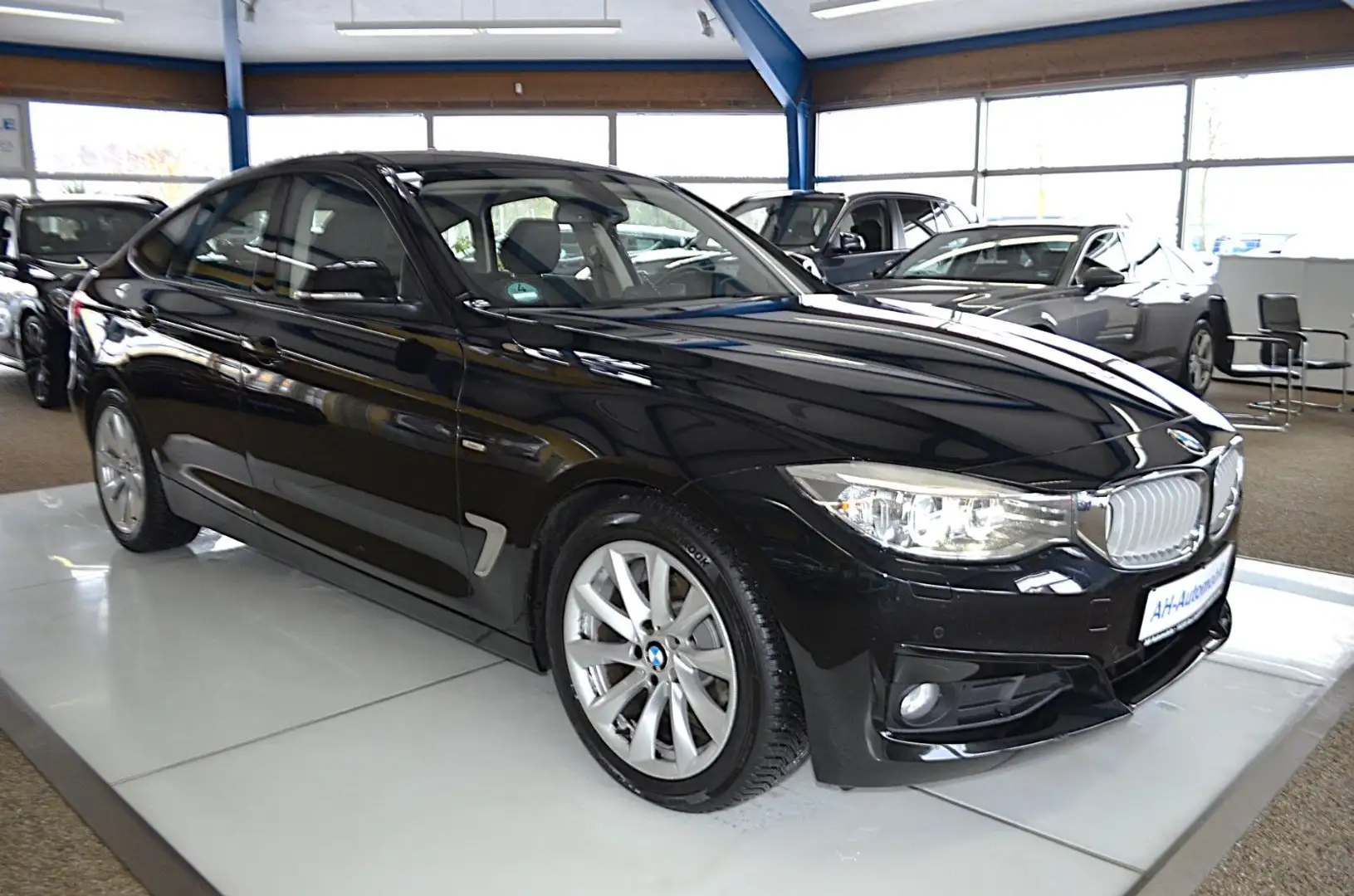BMW 318 Gran Turismo 318 d AUTOMATIK / XENON / NAVI /PDC Schwarz - 2