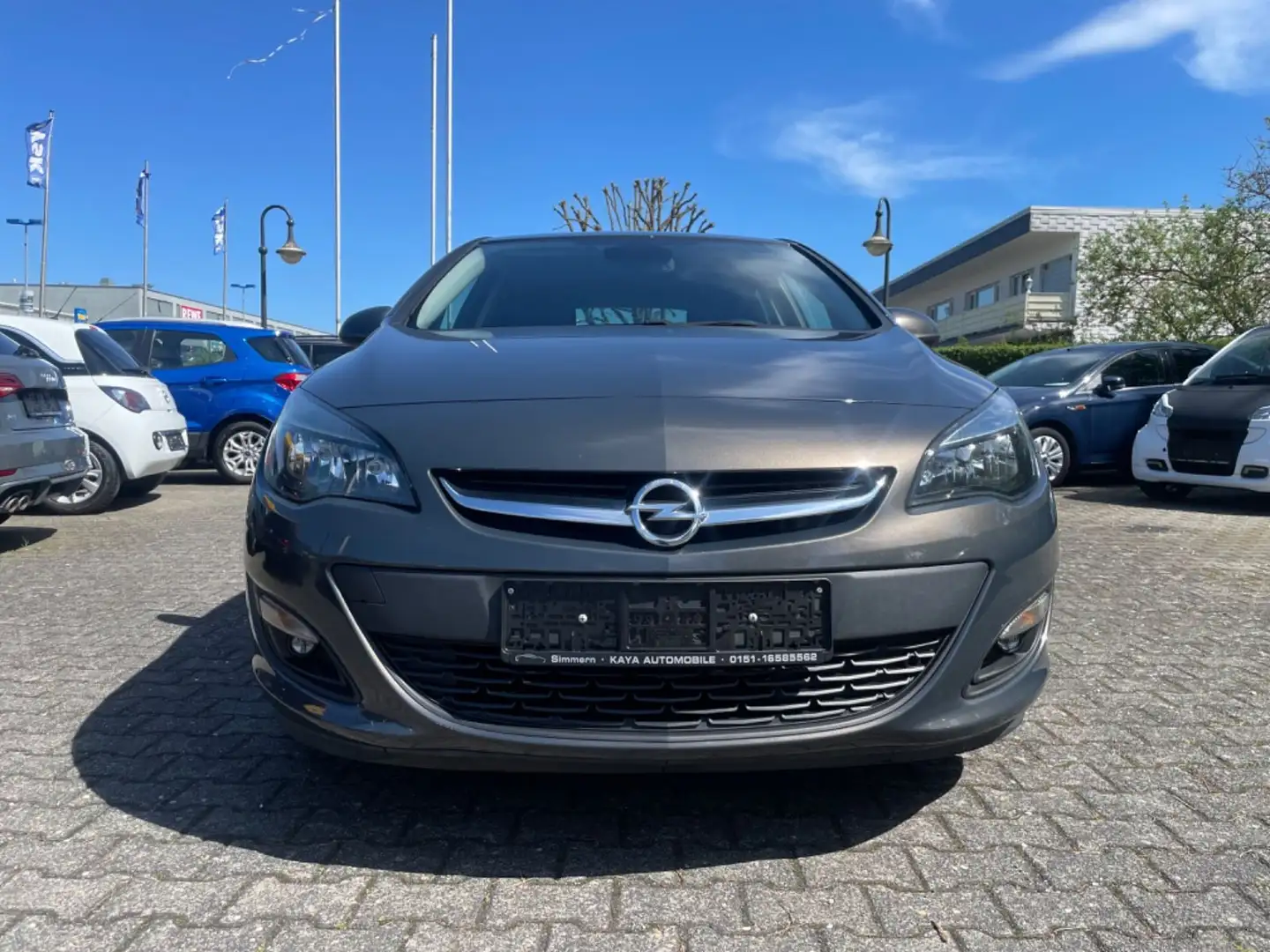 Opel Astra J Lim. 5-trg. Style Grau - 2
