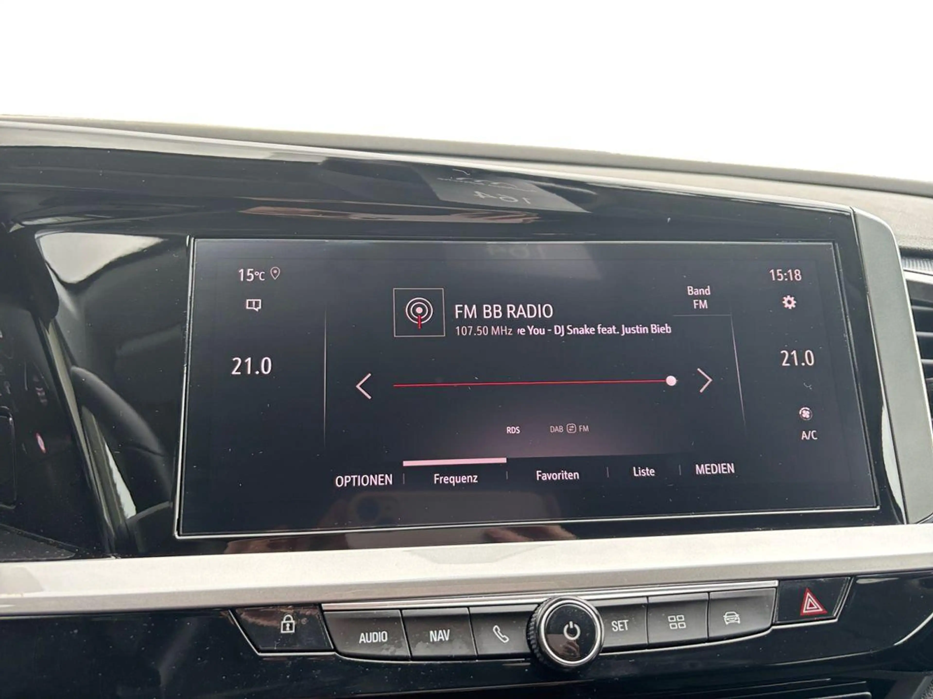Opel Grandland Elegance Metallic — photo 10