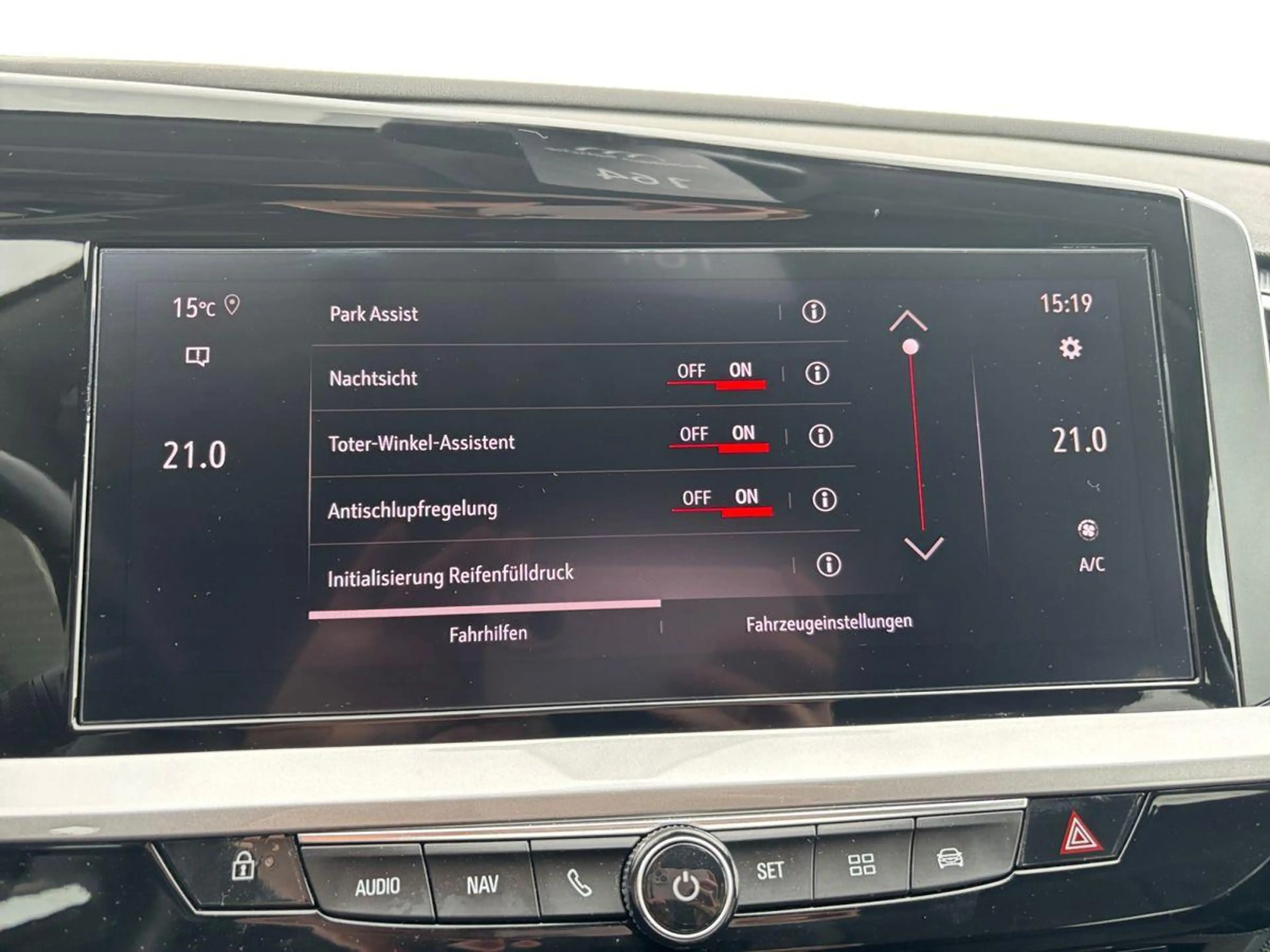 Opel Grandland Elegance Metallic — photo 12