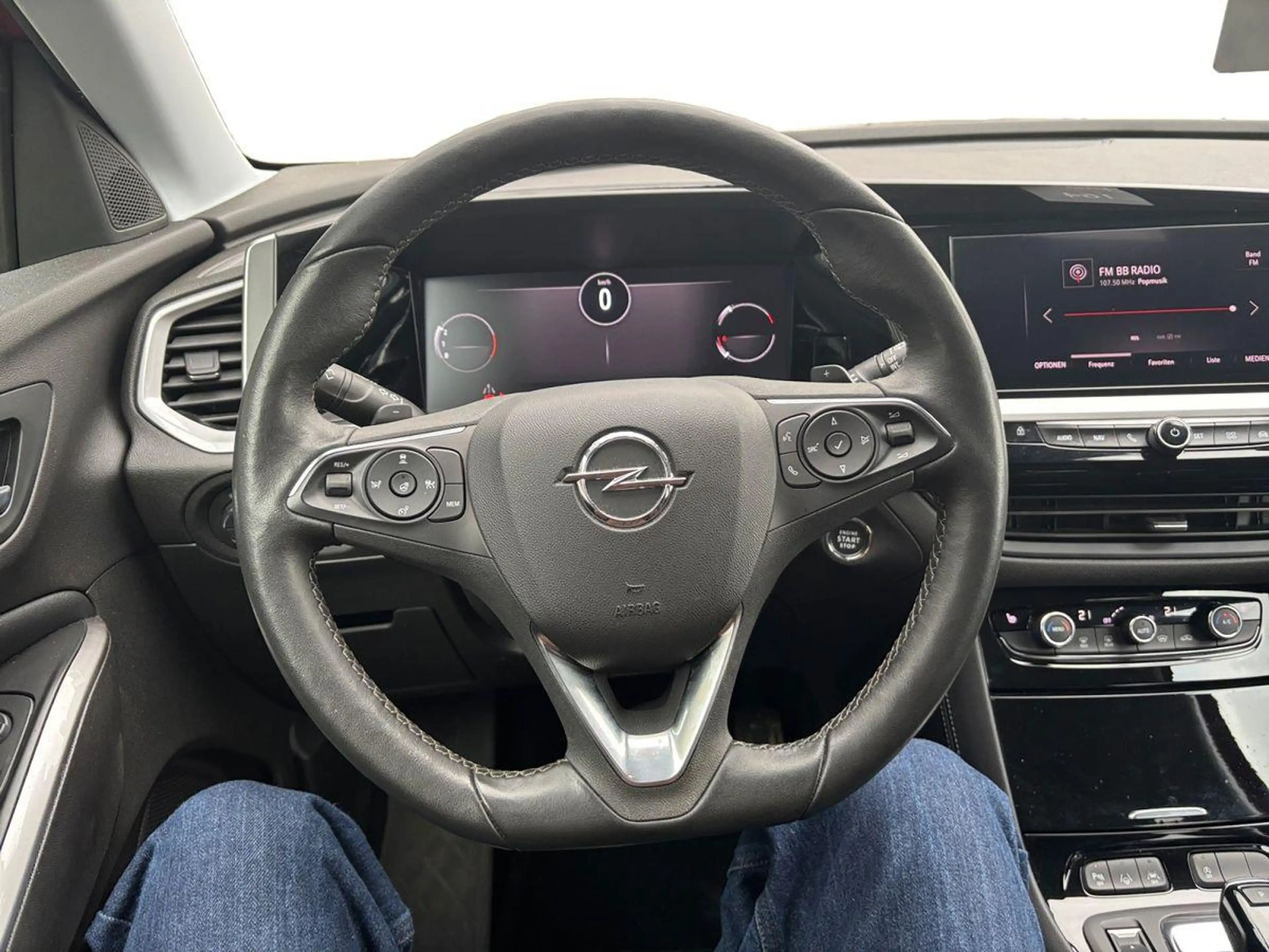Opel Grandland Elegance Metallic — photo 7
