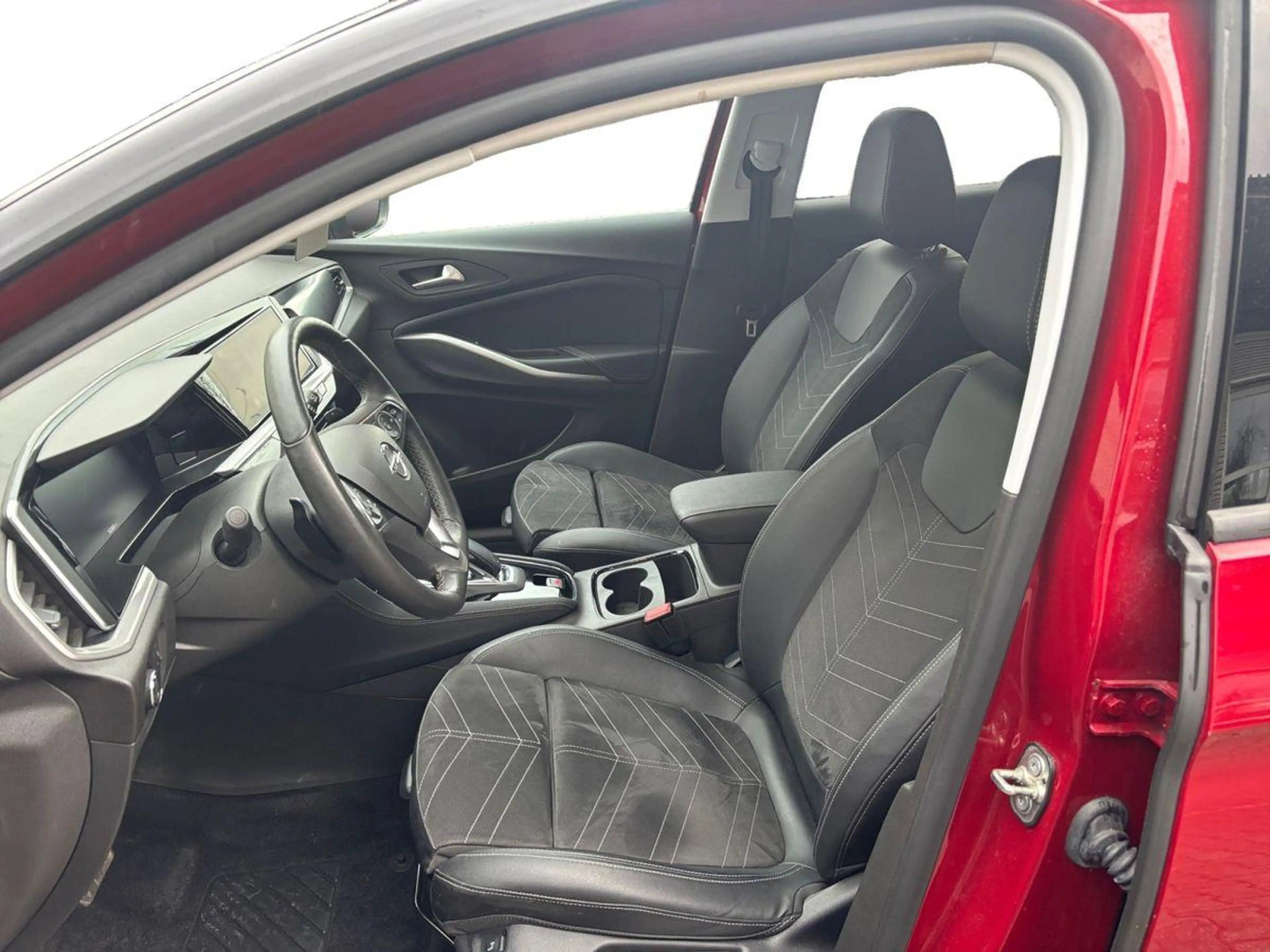 Opel Grandland Elegance Metallic — photo 6