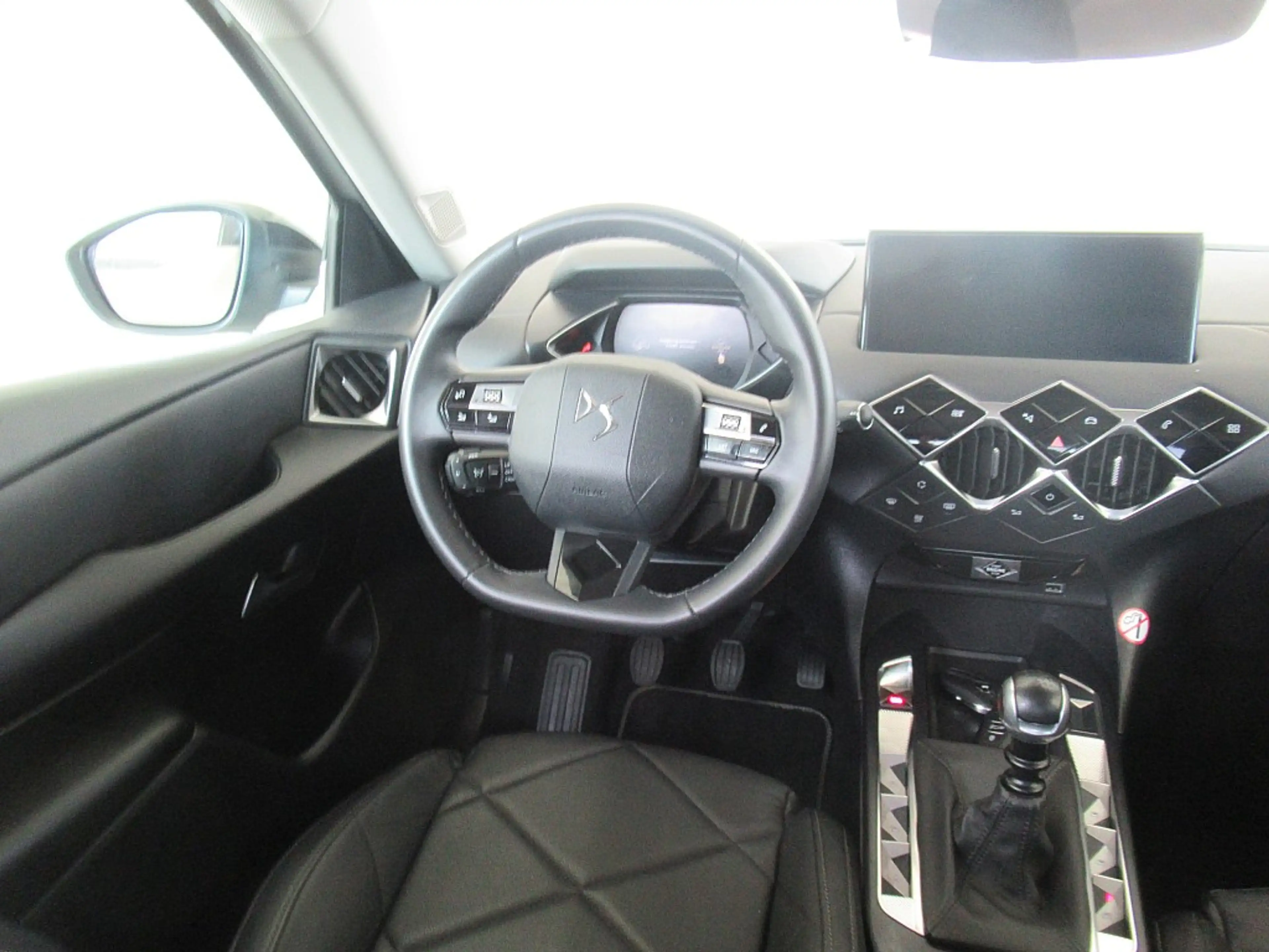 DS Automobiles DS 3 DS3 Crossback PT 100 Bastille *Navi *Keyless *R... — photo 10