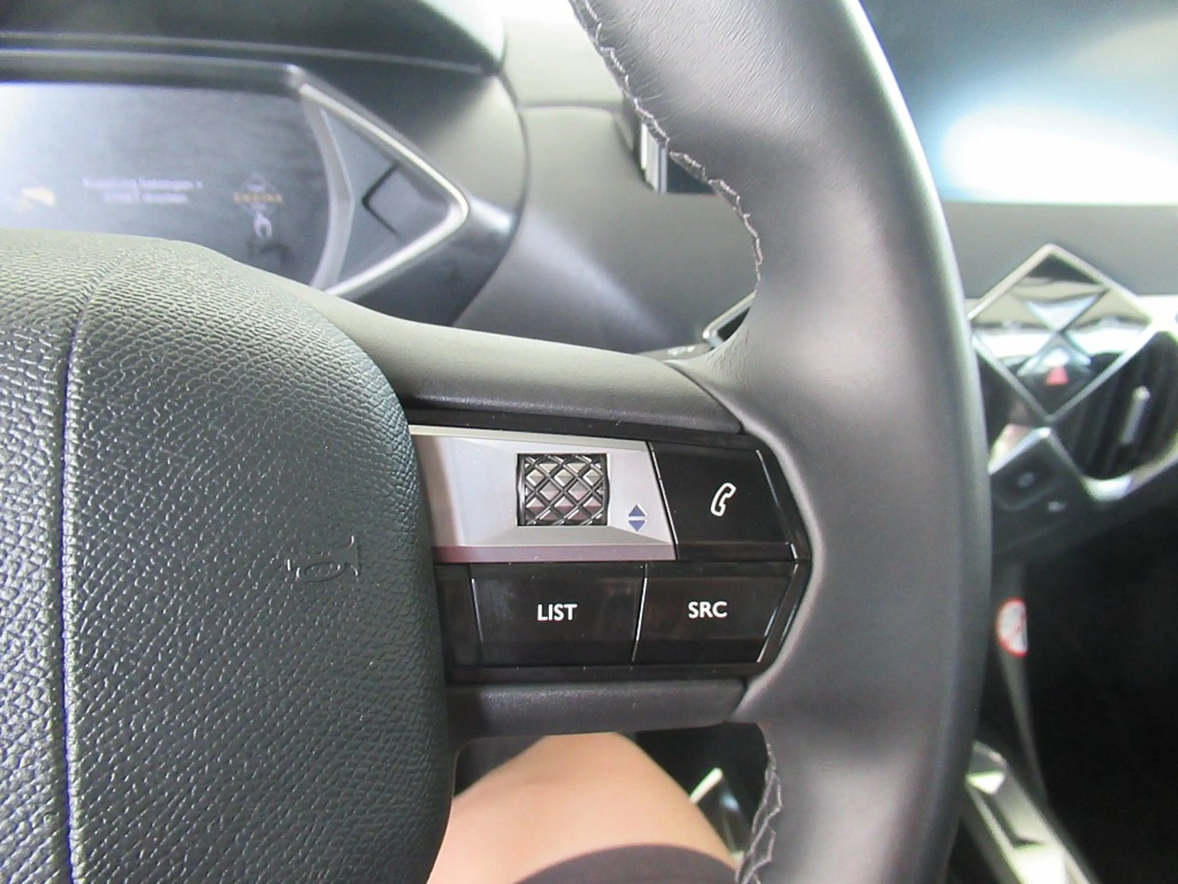 DS Automobiles DS 3 DS3 Crossback PT 100 Bastille *Navi *Keyless *R... — photo 13