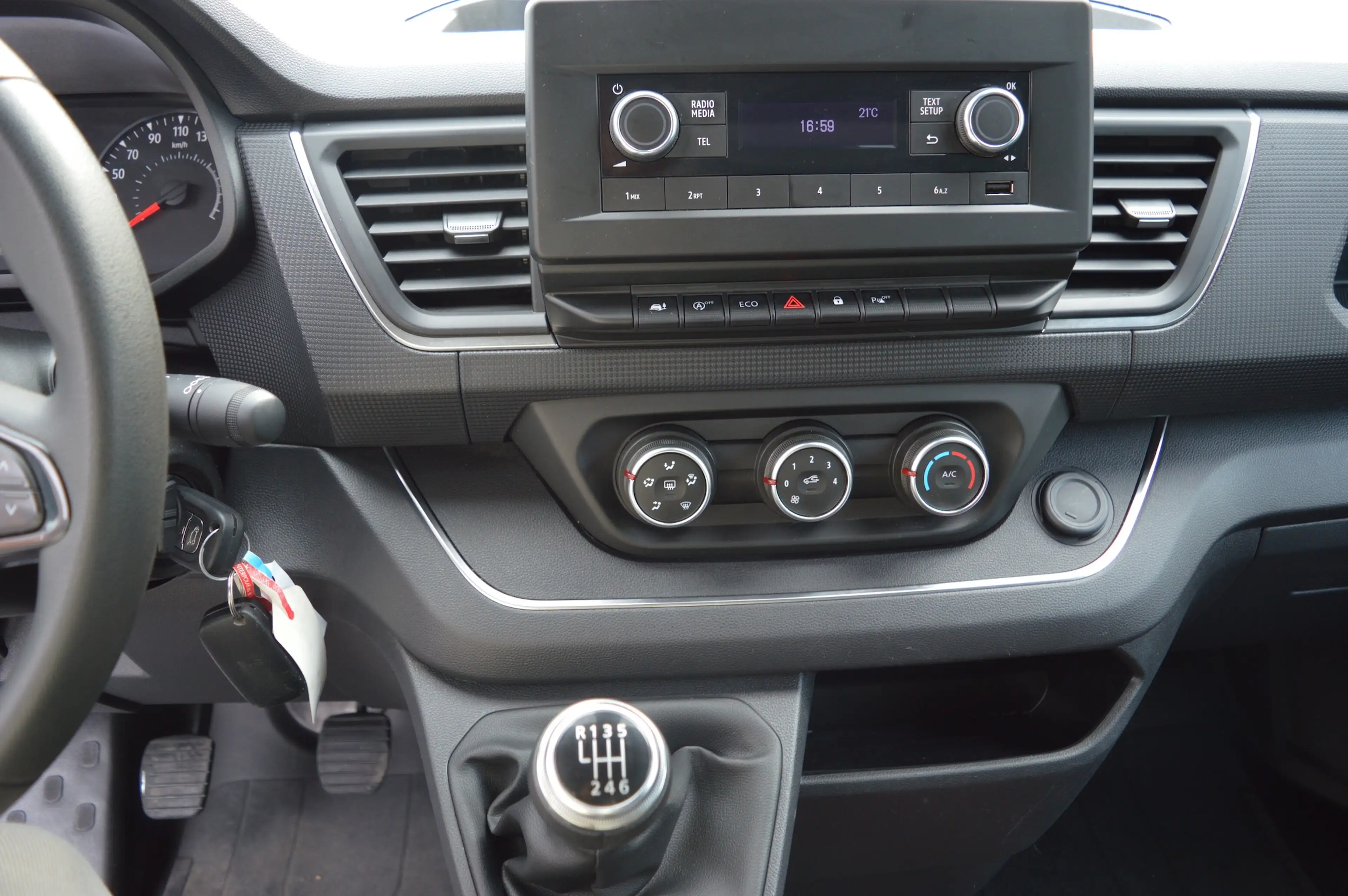 Nissan Primastar Primastar L2H1 3,0 dCi 130, Airco, Xenon + Keuring — photo 11