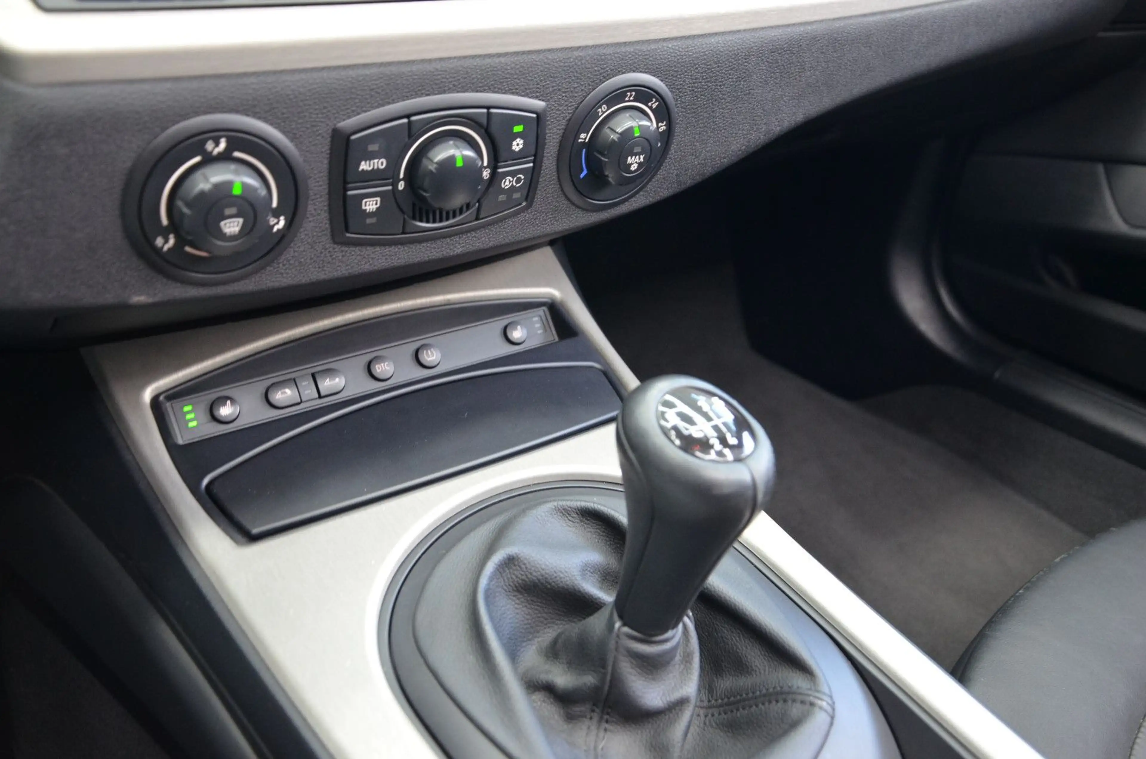 BMW Z4 2.2 i Roadster *LEDER*SITZHZG*PDC*ALLWETTER* — photo 13