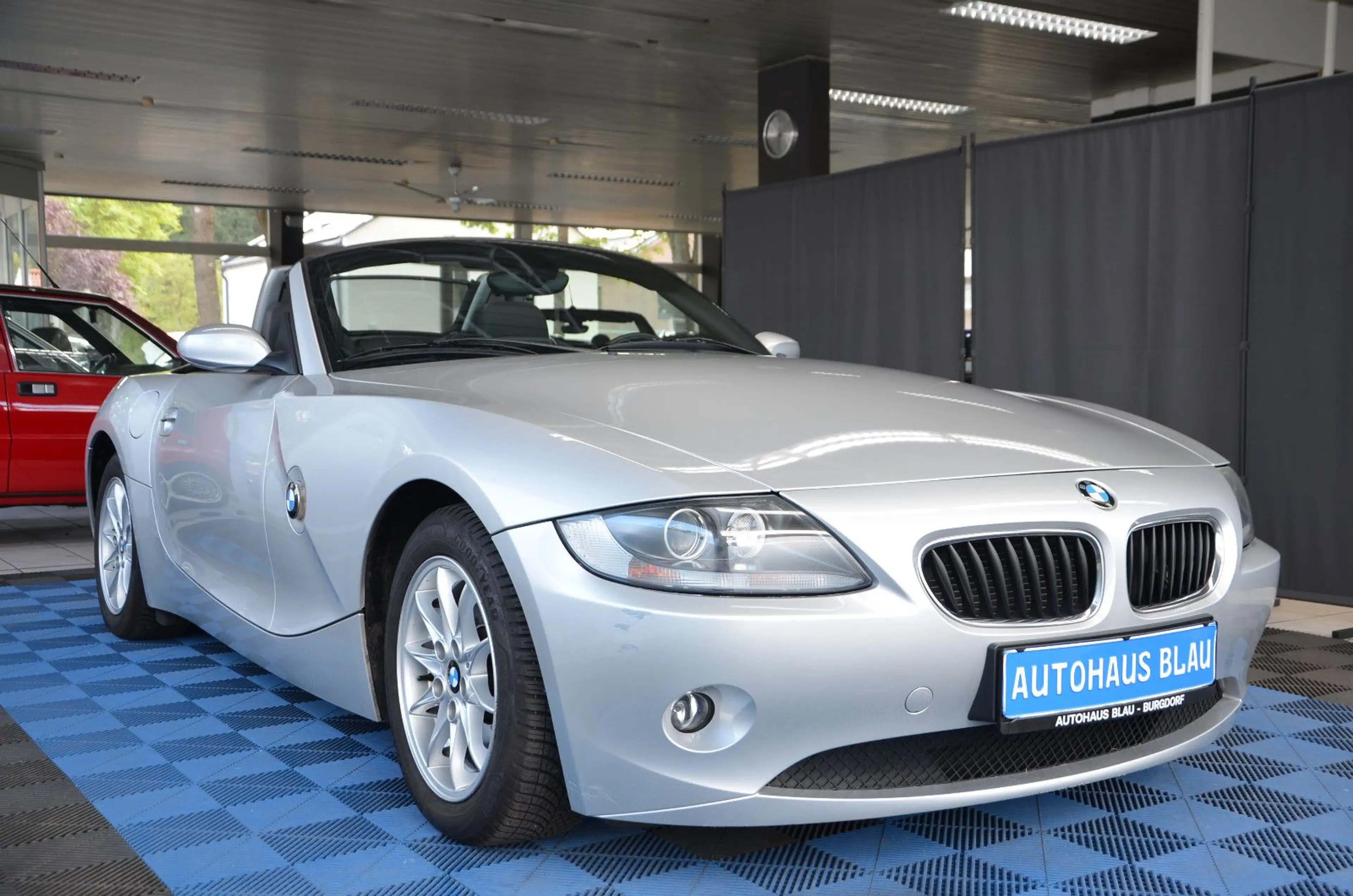 BMW Z4 2.2 i Roadster *LEDER*SITZHZG*PDC*ALLWETTER* — photo 3