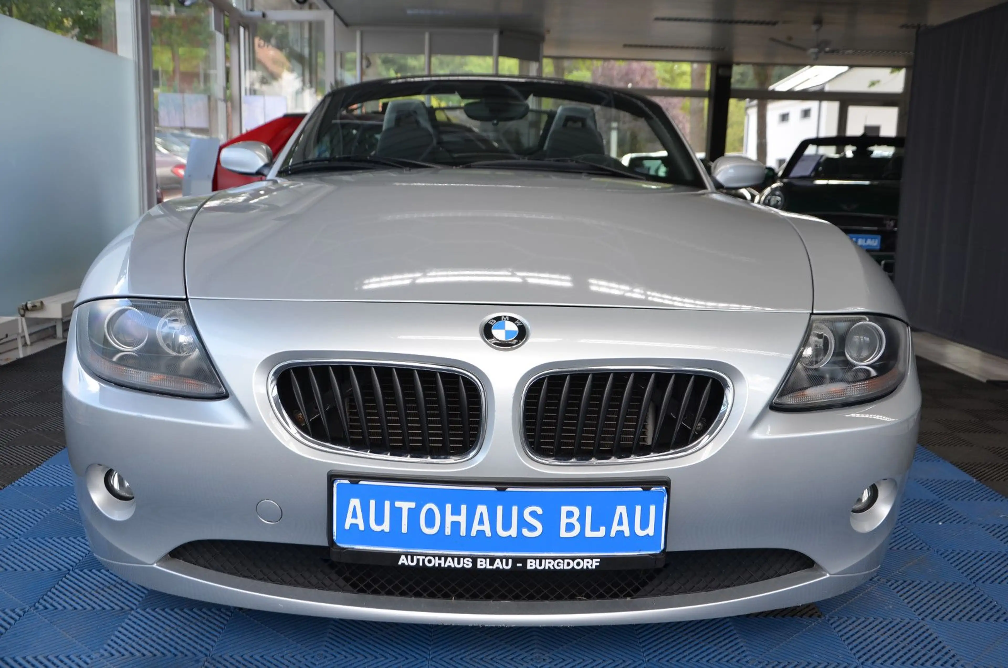BMW Z4 2.2 i Roadster *LEDER*SITZHZG*PDC*ALLWETTER* — photo 2