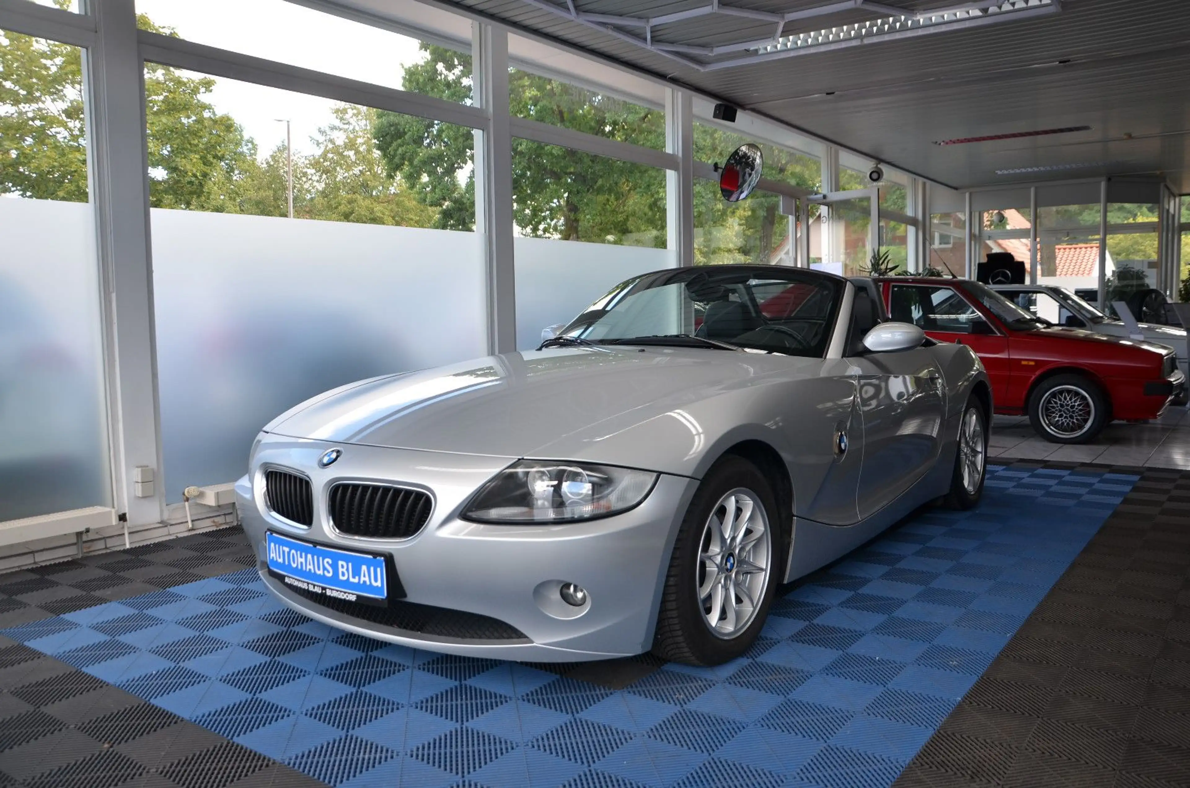 BMW Z4 2.2 i Roadster *LEDER*SITZHZG*PDC*ALLWETTER*