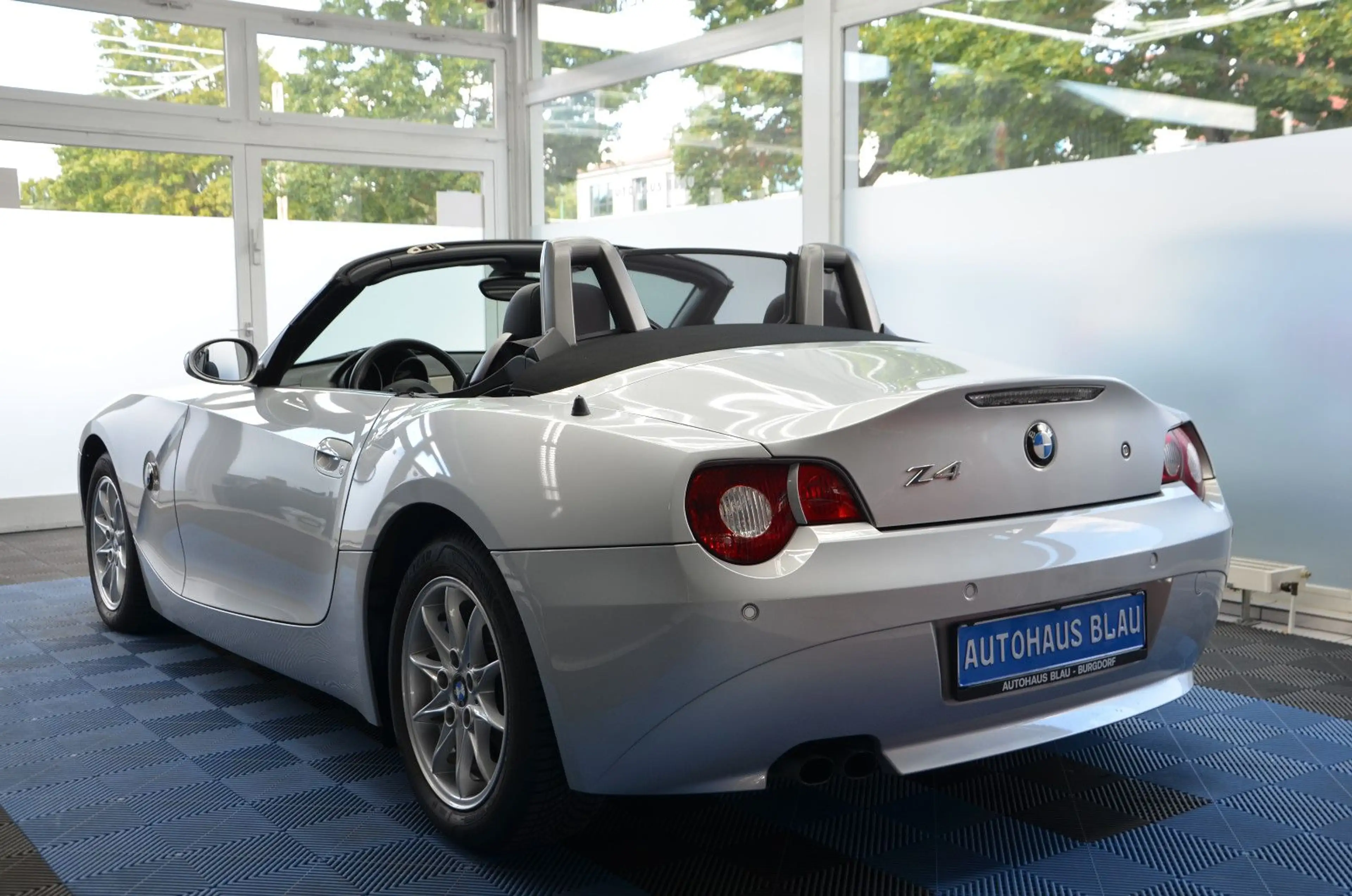BMW Z4 2.2 i Roadster *LEDER*SITZHZG*PDC*ALLWETTER* — photo 6