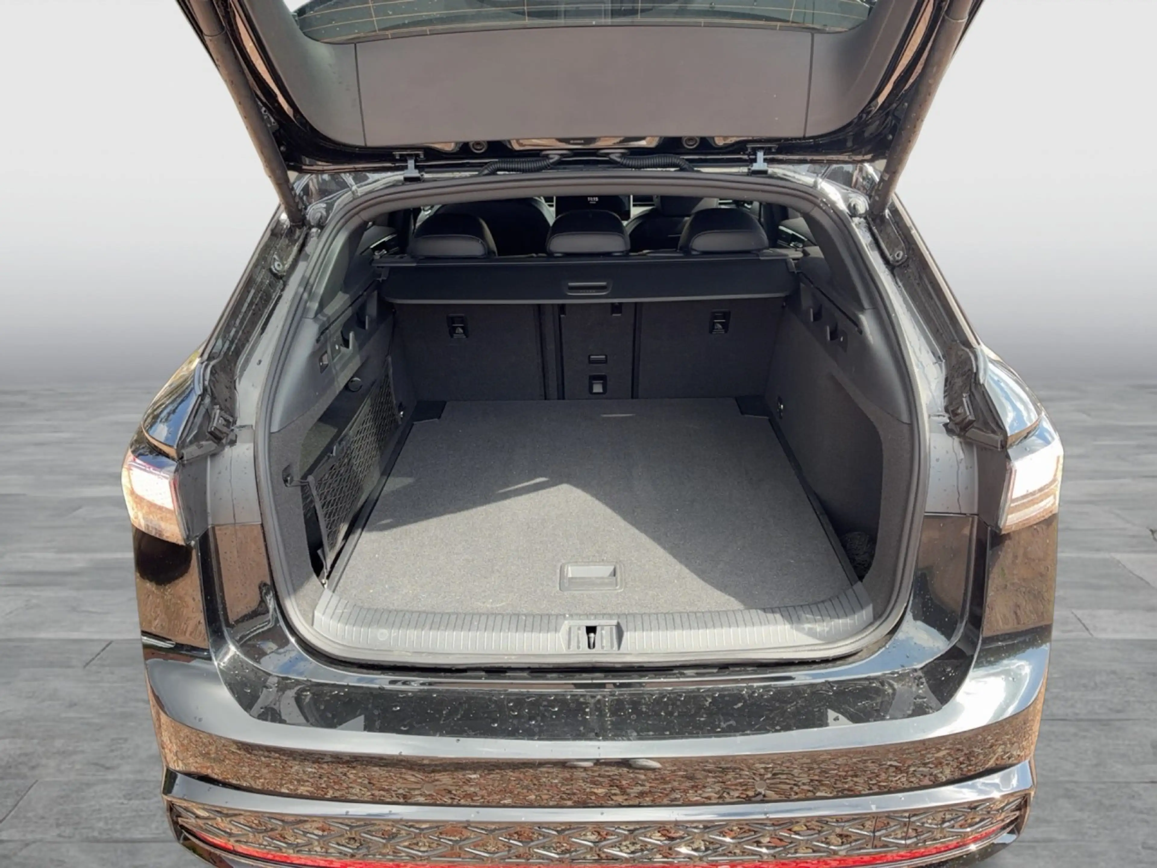 Volkswagen ID.7 GTX ID.7 Tourer GTX 4Motion LED Navi AHK HuD SHZ PDC — photo 13