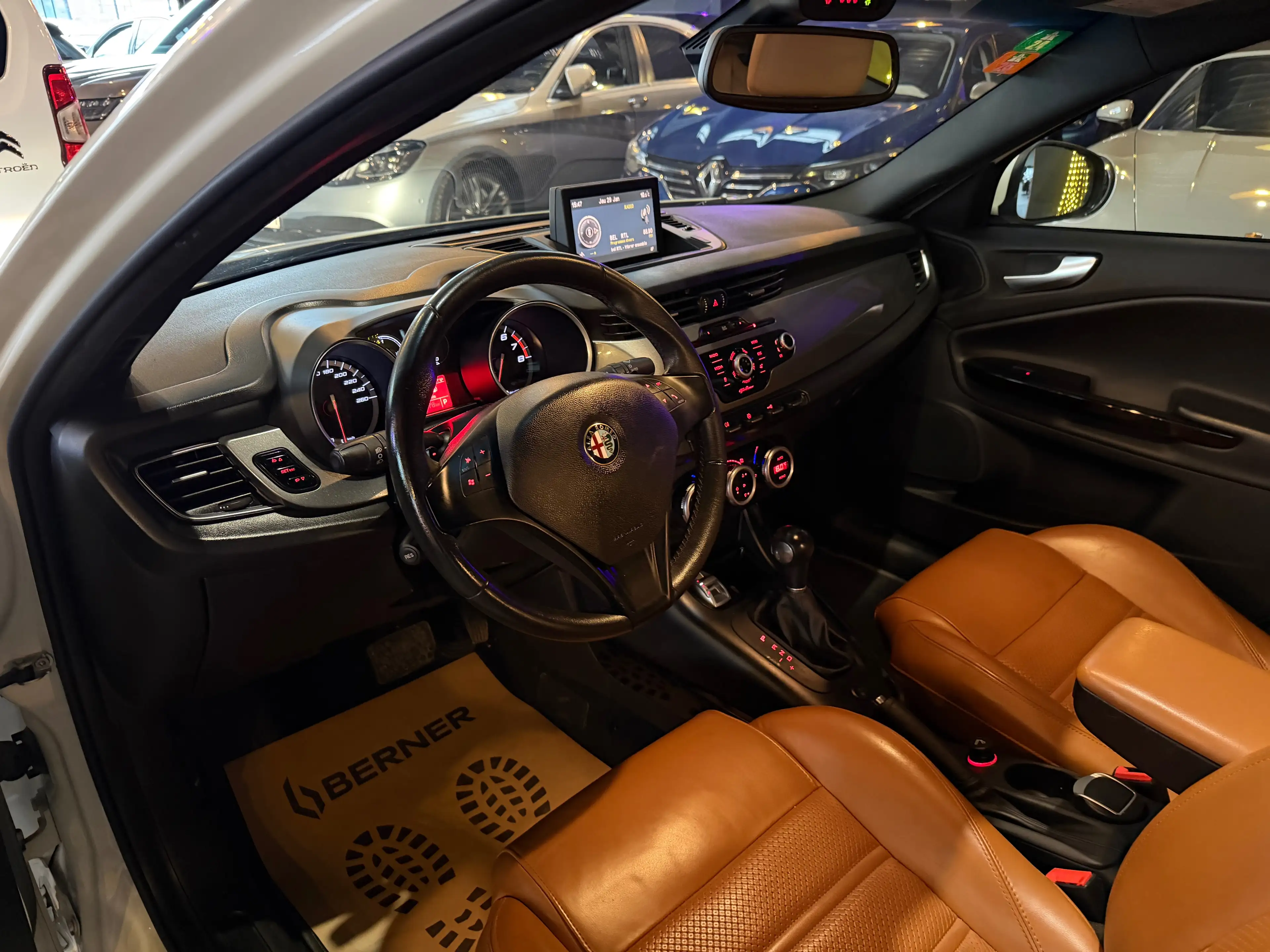 Alfa Romeo Giulietta Giulietta 1.4 Multi Air Distinctive/12 MOIS DE GAR — photo 9