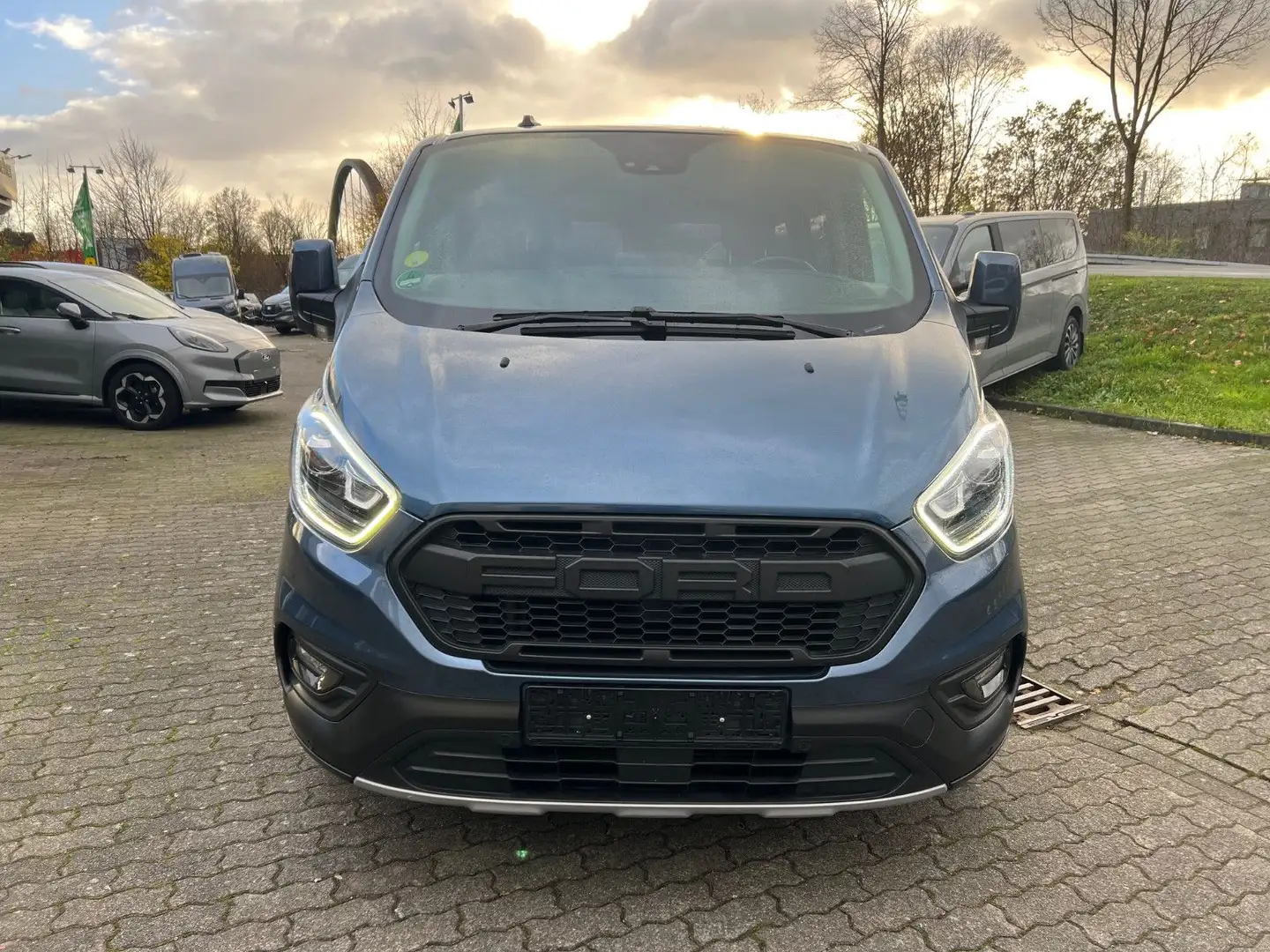 Ford Tourneo Custom Transit Custom Trail L2 Standheiz. Navi Bi-Xenon Blauw - 2