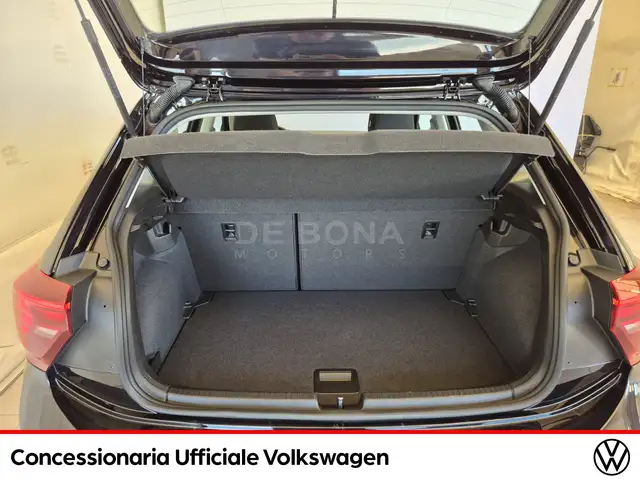 Volkswagen Polo view 20