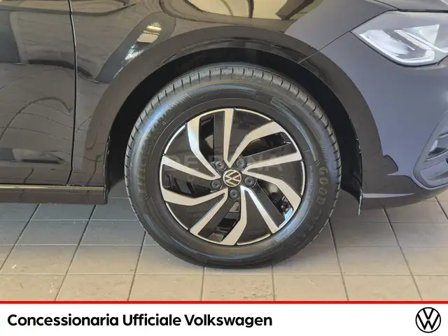 Volkswagen Polo view 23