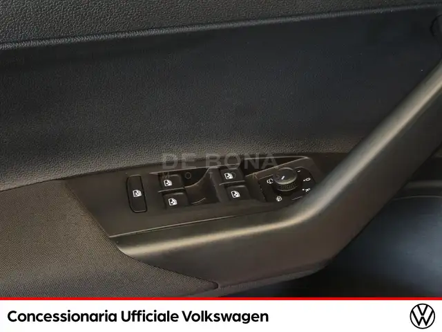 Volkswagen Polo view 19