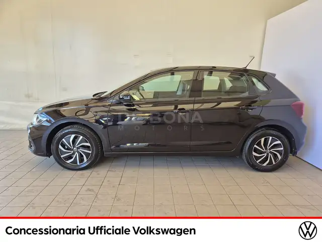 Volkswagen Polo view 3