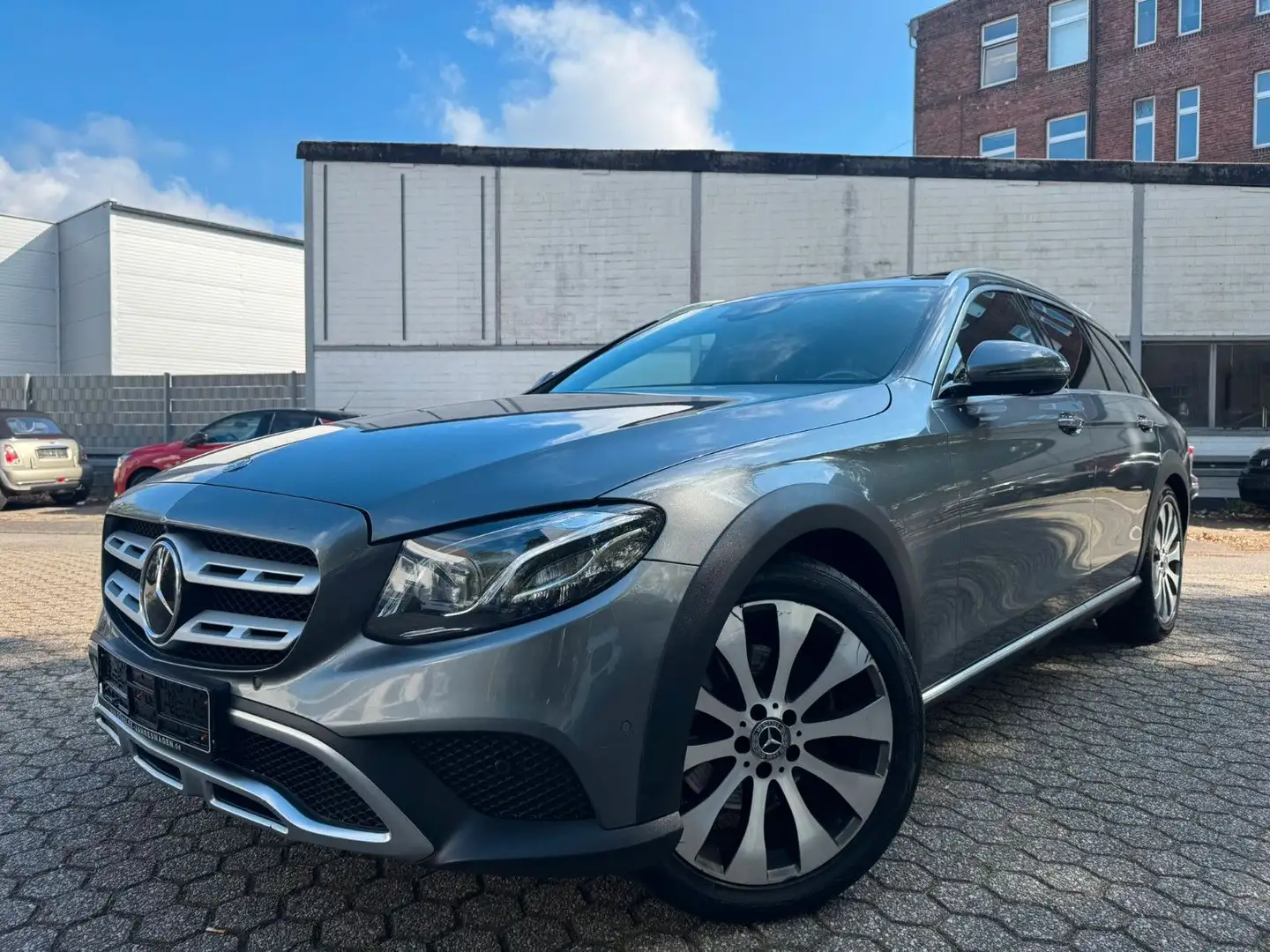 Mercedes-Benz E 220 d T 4Matic All-Terrain Grau - 2