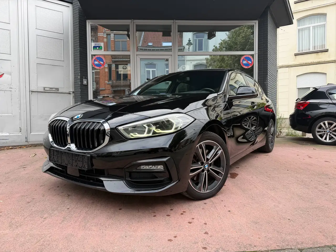 BMW 118 GARANTIE EURO 6D !! BOITE AUTO SPORTLINE VOLANT CHAUFFANT GRAND ECRAN APPLE CARPLAY CAMERA, миниатюра 4