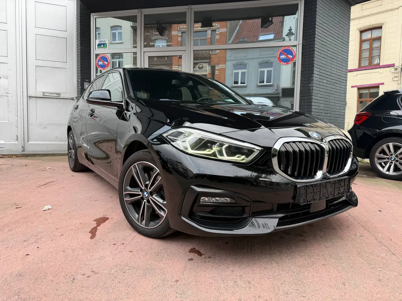 BMW 118 GARANTIE EURO 6D !! BOITE AUTO SPORTLINE VOLANT CHAUFFANT GRAND ECRAN APPLE CARPLAY CAMERA, миниатюра 3