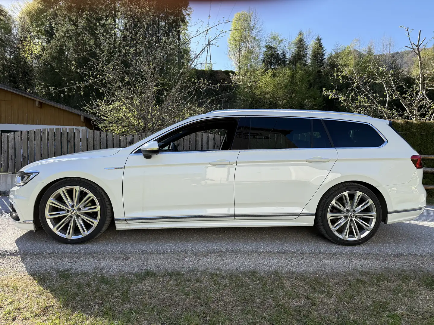 Volkswagen Passat Variant Highline **R- Line** 4Motion Pano Leder MFL AHK Weiß - 2