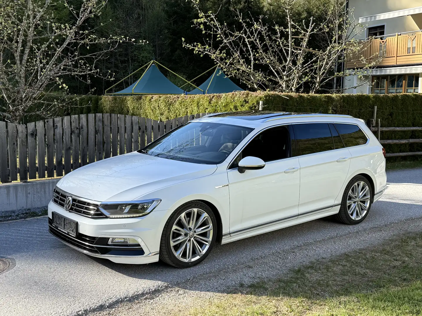 Volkswagen Passat Variant Highline **R- Line** 4Motion Pano Leder MFL AHK Weiß - 1