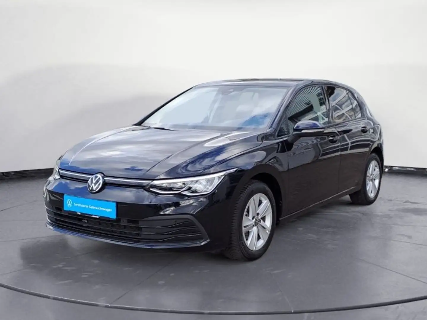 Volkswagen Golf 1.5 eTSI OPF DSG Life Travel Assist Navi co Zwart - 2