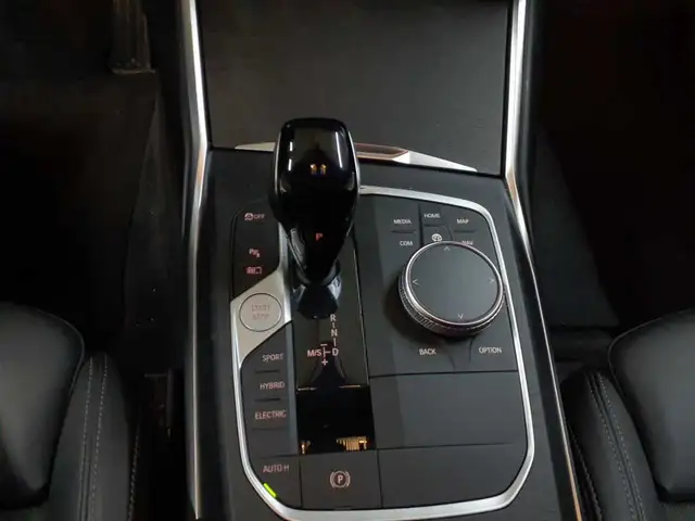BMW 3 Series view 10