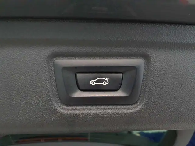 BMW 3 Series view 16