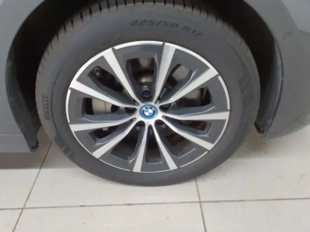 BMW 3 Series view 17