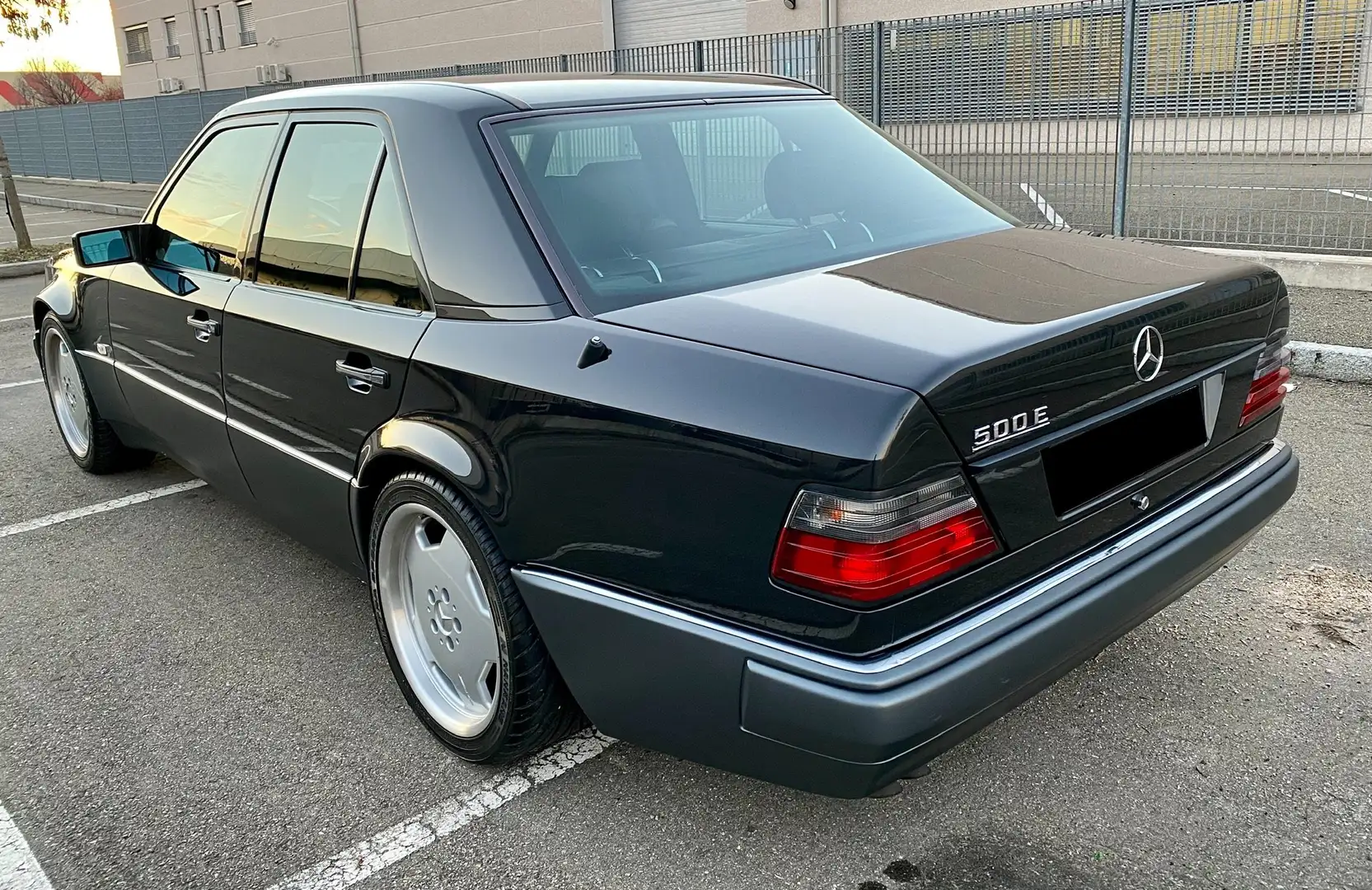 Mercedes-Benz E 500 E 500 Чорний - 2