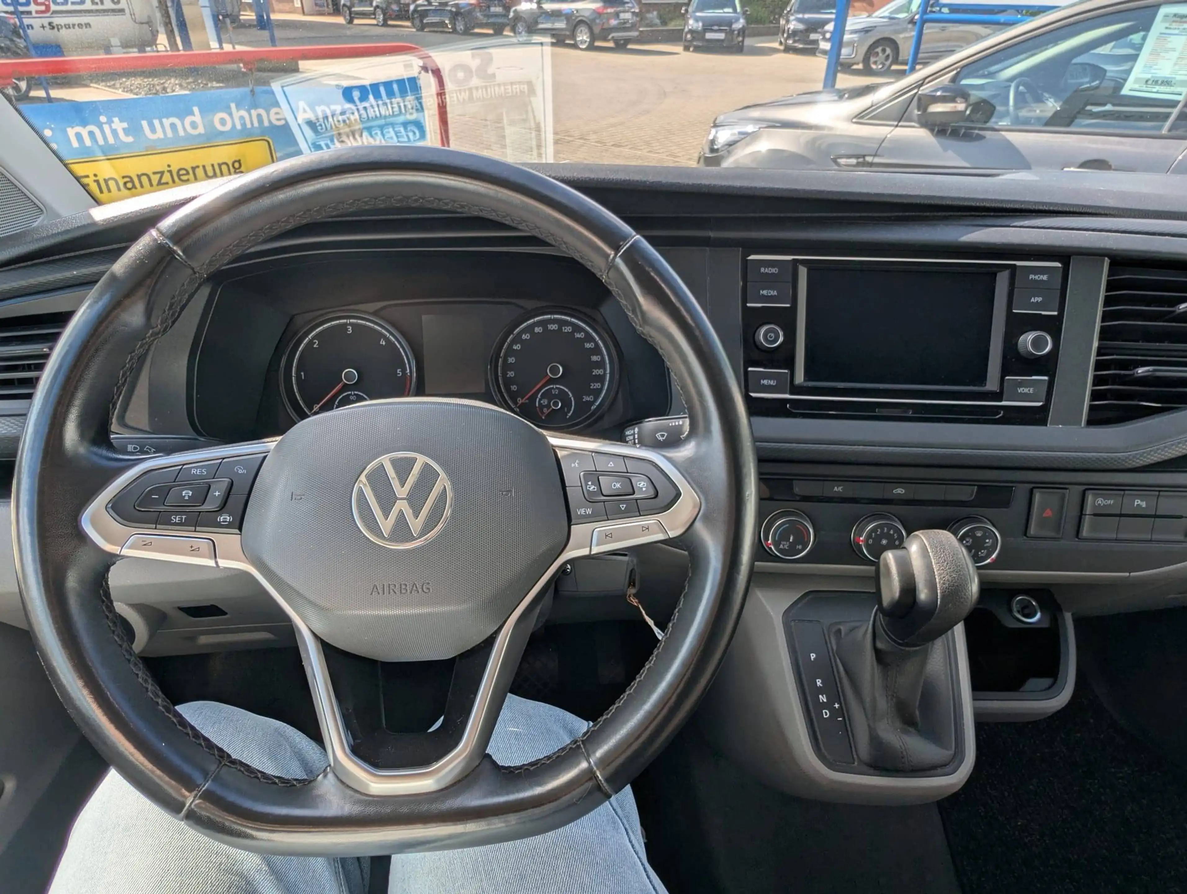Volkswagen T6.1 Transporter FWD / 150 PS / langer Radstand 3.400 — photo 3