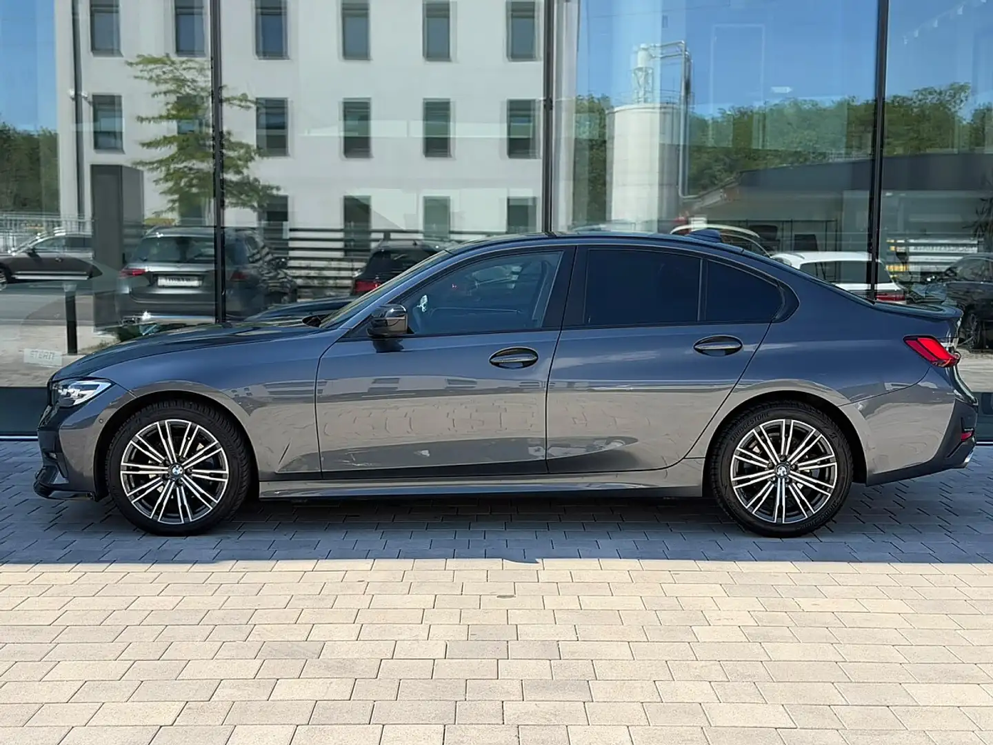 BMW 320 d xDrive 48V Mild-Hybrid-Technologie Aut. *CARB... Grau - 2