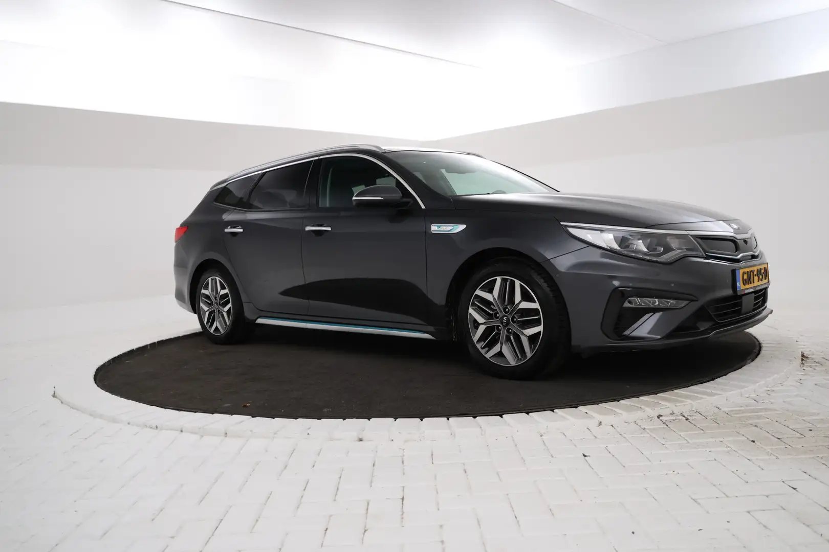 Kia Optima Sportswagon 2.0 GDI PHEV DynamicPlusLine Navigatie Gris - 2