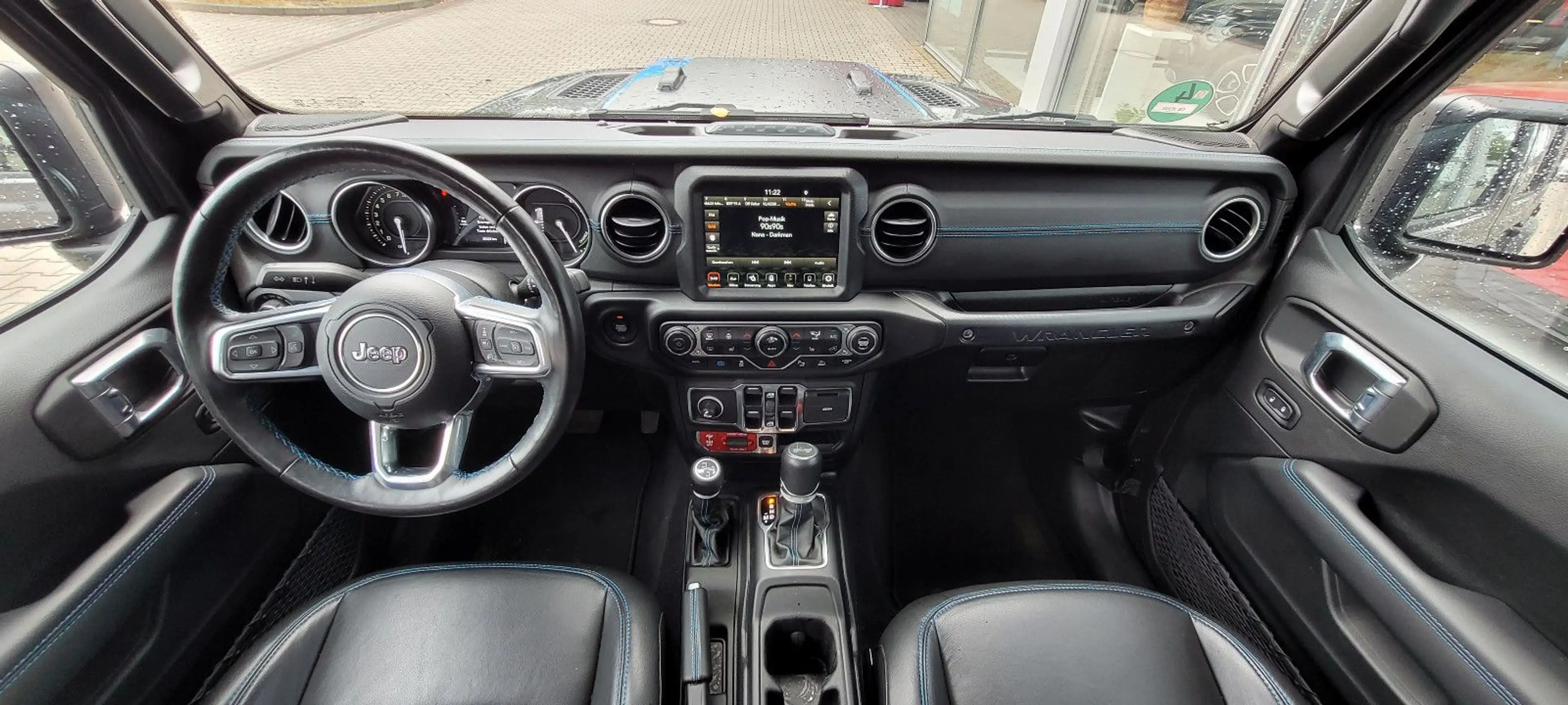 Jeep Wrangler Rubicon PHEV — photo 12