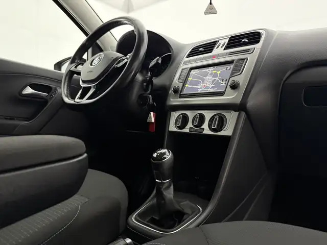 Volkswagen Polo view 23