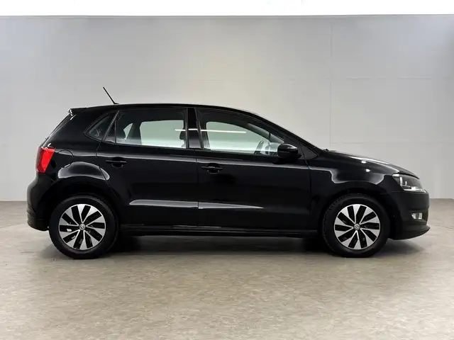 Volkswagen Polo view 10