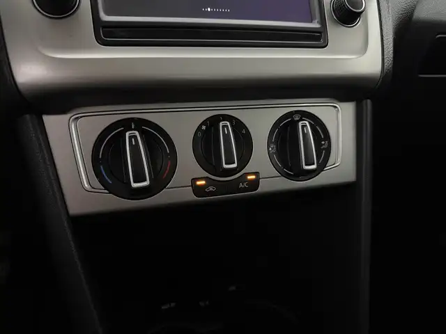 Volkswagen Polo view 21