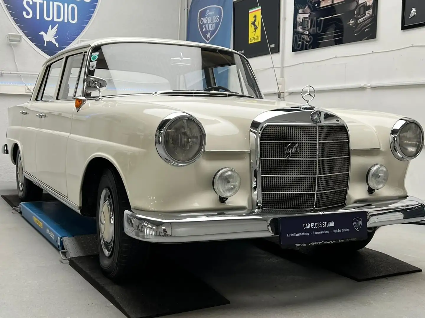 Mercedes-Benz Sonstige 190 Dc (110)*HECKFLOSSE*PICKERL*TRAUMZUSTAND* Weiß - 1