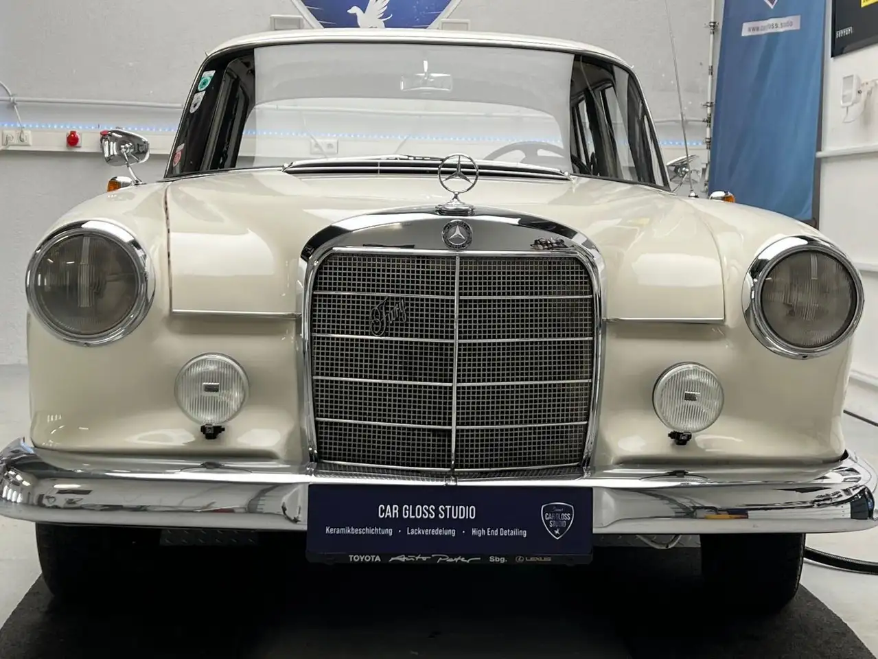 Mercedes-Benz 190 Dc (110)*HECKFLOSSE*PICKERL*TRAUMZUSTAND*, foto 3