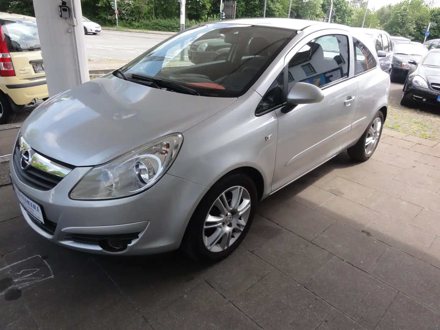 Opel Corsa Edition Grau - 1