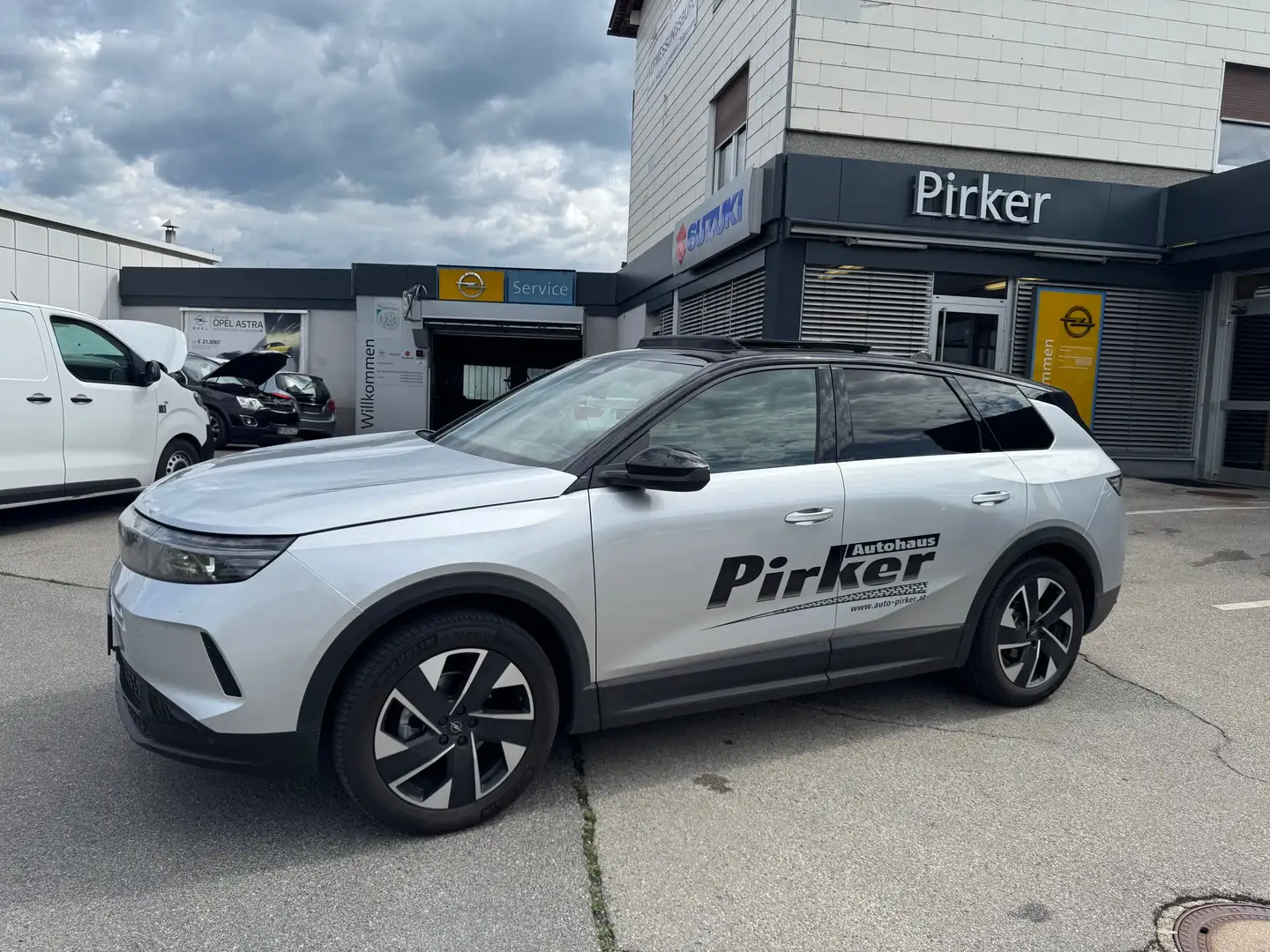 Opel Grandland Grandland 1,2 DI Turbo GS Start/Stop Aut. GS Silber - 2